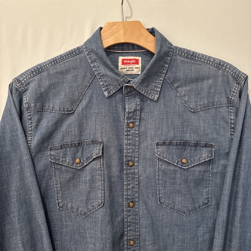 Wrangler Western Shirt LG Denim Long Sleeve Pearl Snaps Button Up Cotton Blend